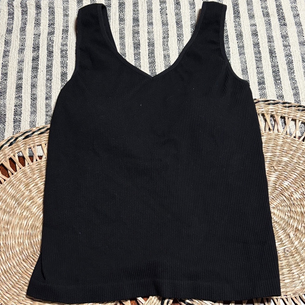 nine britton Black Ribbed V-Neck Tank Top